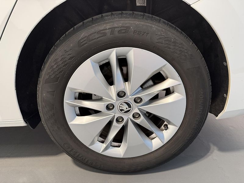 Škoda Octavia 2.0 TDI 110kW DSG Ambition Com - fotka 13 z 13