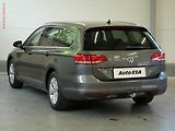 Volkswagen Passat (2015) 2.0 TDi, DSG, park.asist - náhled 6