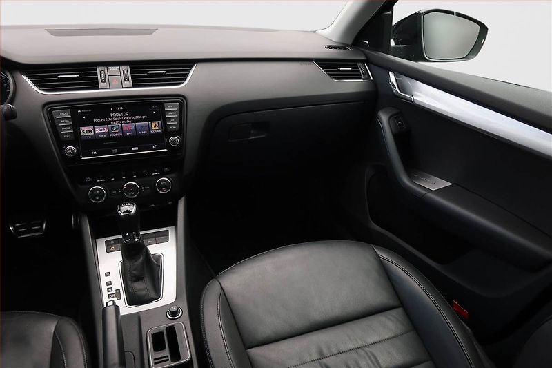 Škoda Octavia (2013) Elegance 1.8 TSI, Automat - fotka 8 z 19
