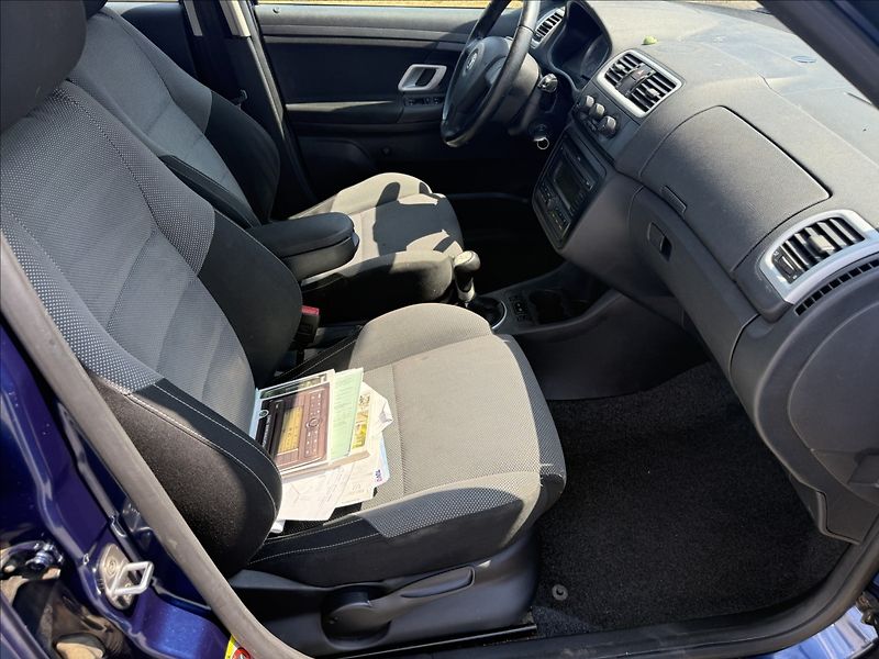 Škoda Fabia 1,4 i 16v Klima, po STK - fotka 13 z 28