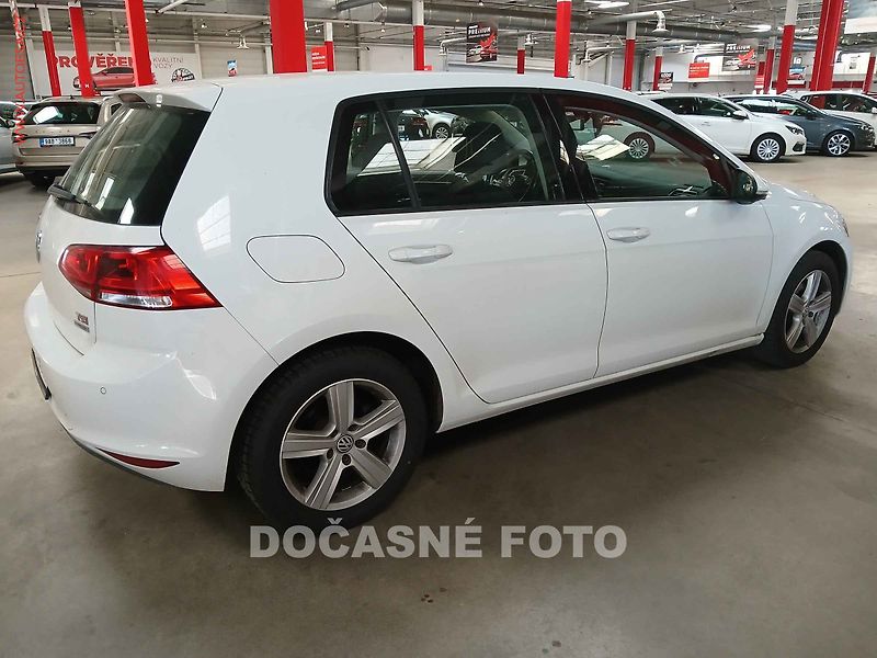 Volkswagen Golf (2014) 1.4. tsi - fotka 2 z 3