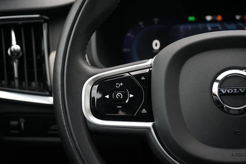Volvo V90 CC B5 Diesel 173kW H/K Záruka - fotka 16 z 30