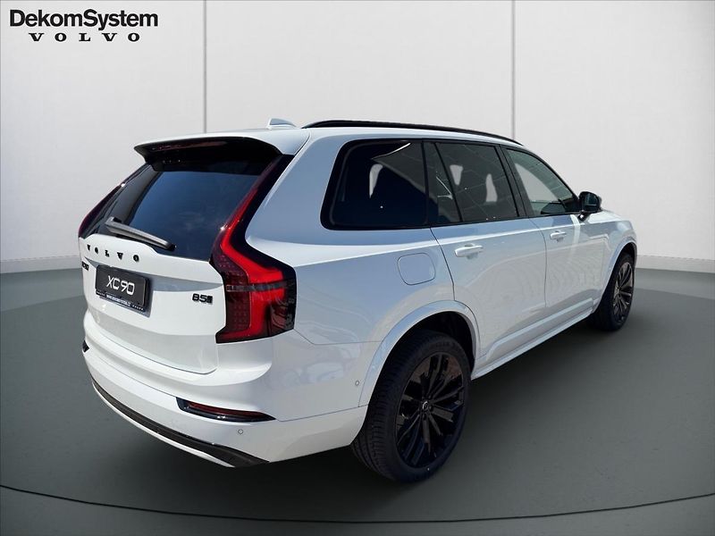 Volvo XC90 (2026) 2,0 B5 Ultra Black Edition  29 - fotka 3 z 14