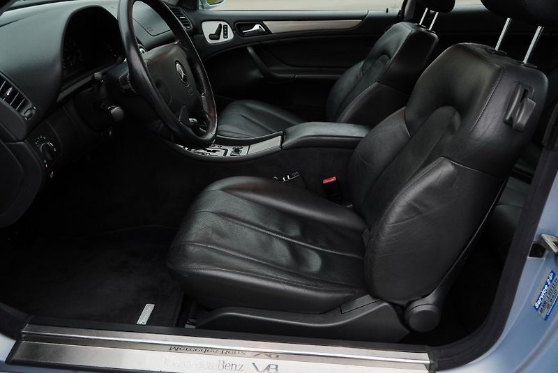 Mercedes-Benz CLK 430 V8 AMG orig. - fotka 31 z 37