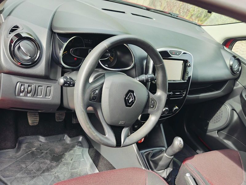 Renault Clio (2015) 1,2 16V 54 kW Limited - fotka 13 z 40