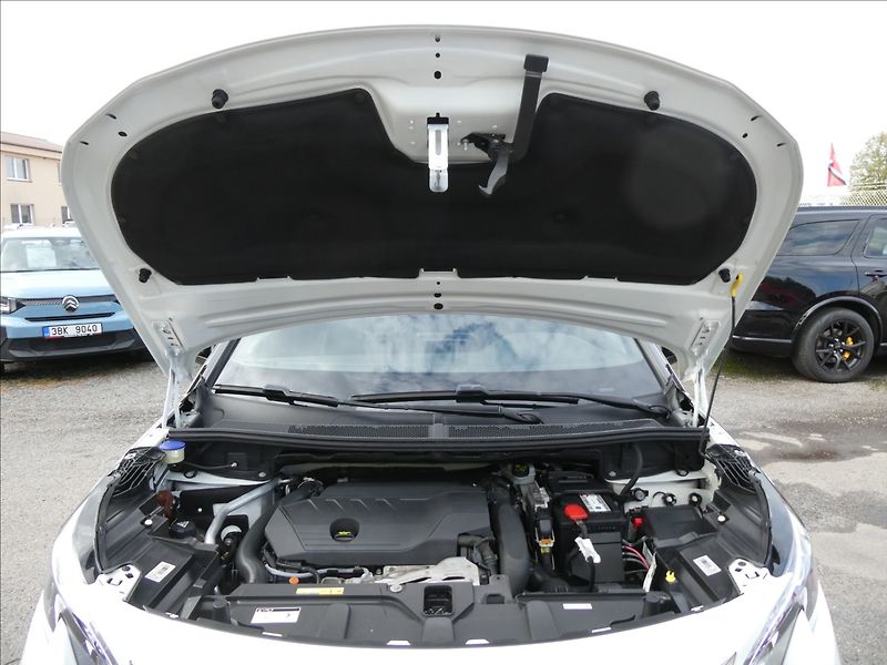 Peugeot 5008 1,6 133kW GT-line AT8,7.míst,D - fotka 39 z 50