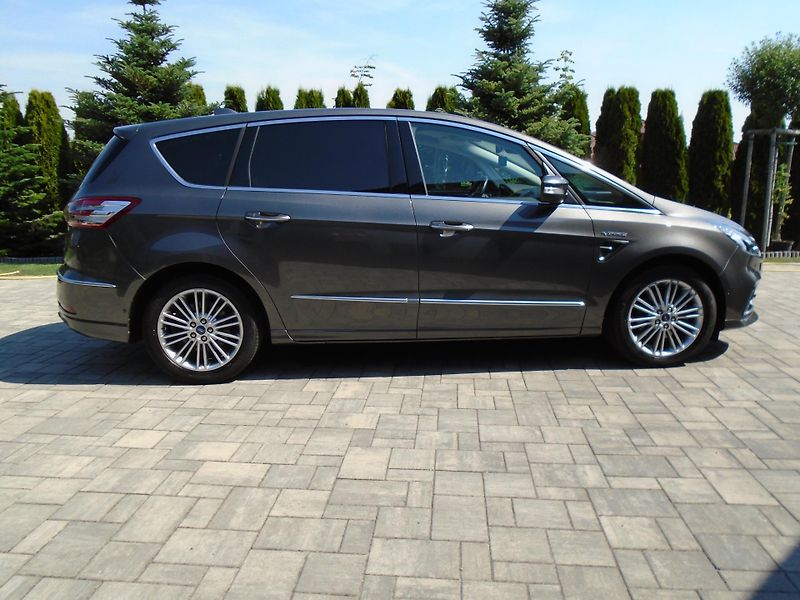 Ford S-MAX 2.0 EcoBlue 140kW 8AT Vignale - fotka 7 z 49
