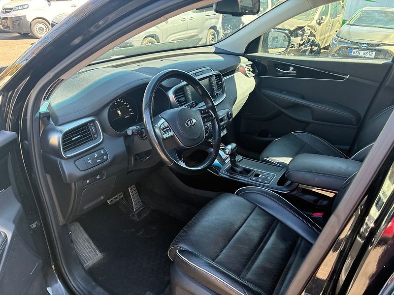 Kia Sorento GT LINE 2.2 CRDi 4x4 7 míst - fotka 9 z 24