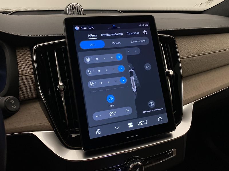 Volvo XC90 T8 AWD RECHARGE BRIGHT ULTRA 7 - fotka 45 z 73