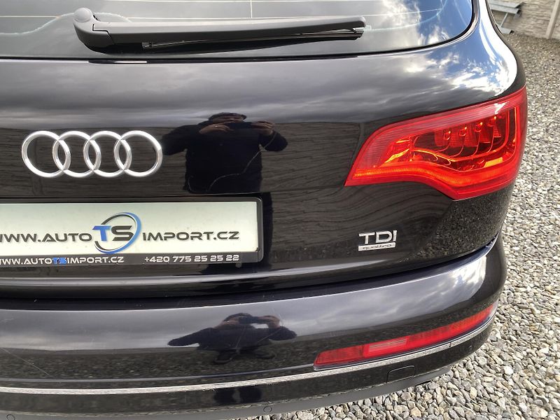Audi Q7 3.0TDi 4x4 240PS FL 8Q SLINE!! - fotka 43 z 156