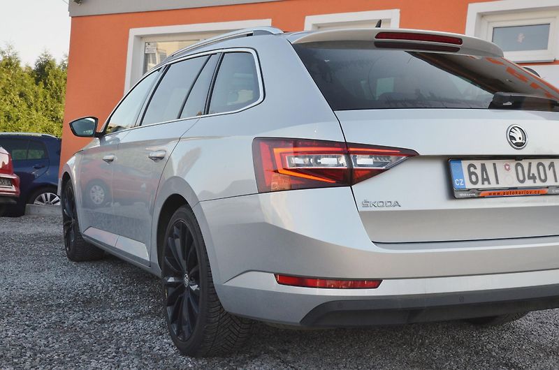 Škoda Superb (2017) 1.8 TSi DSG STYLE / ČR / PANO - fotka 7 z 46