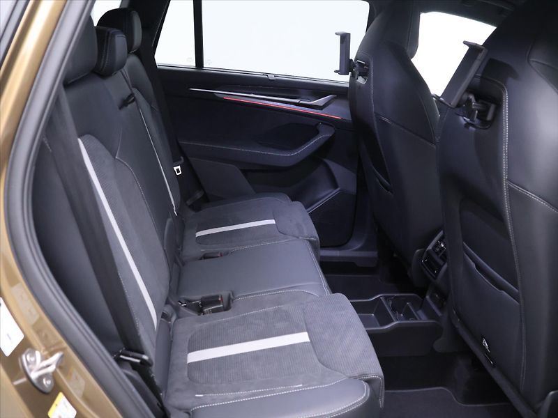 Škoda Kodiaq 2,0 2.0 TDI Sportline 4x4 DSG - fotka 16 z 35