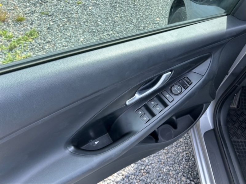 Hyundai i30 1,0 TGDI 120 Comfort - fotka 11 z 11