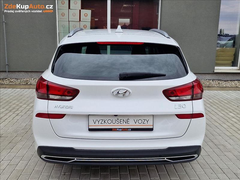 Hyundai i30 1.0 T-GDI Comfort,ČR,1.Maj. - fotka 9 z 49