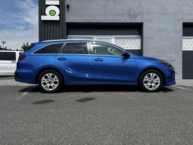 Kia Ceed (2023)  Exclusive 1.5 T-GDI (118 kW) - fotka 2 z 15