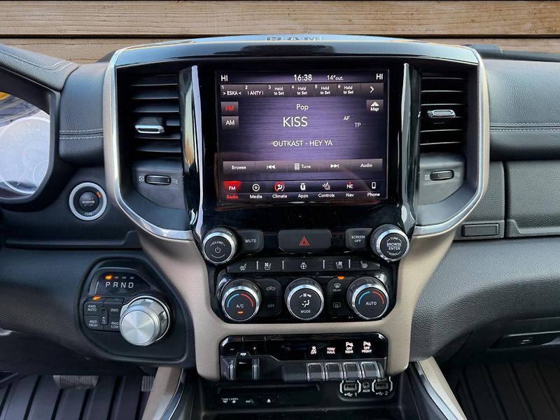 Dodge RAM (2019) +LARAMIE+LONGBED+HEMI+ - fotka 17 z 21