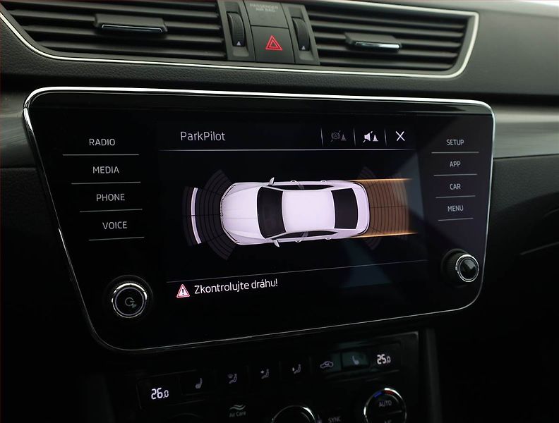 Škoda Superb (2019) 2.0 TDI, Automat, Tempomat - fotka 14 z 19