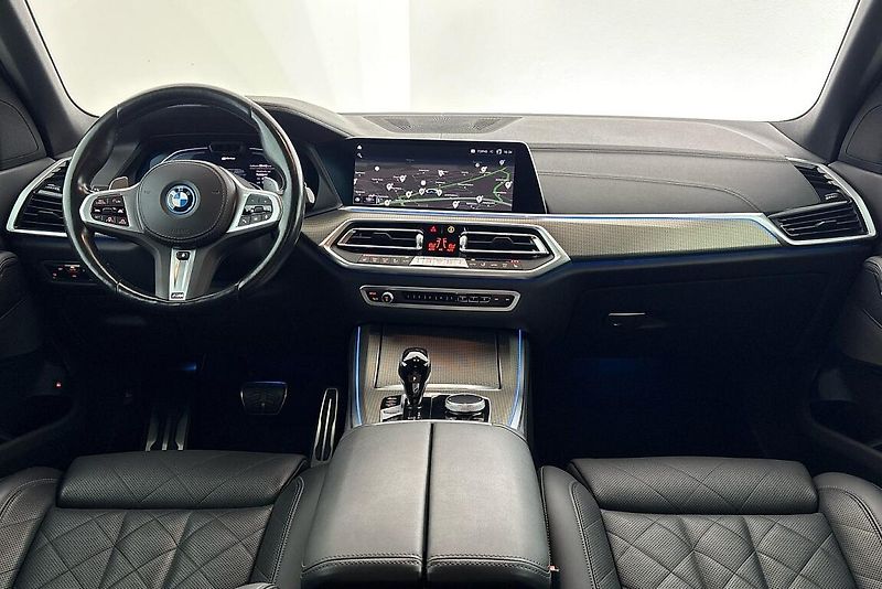 BMW X5 xDrive45e - fotka 17 z 28