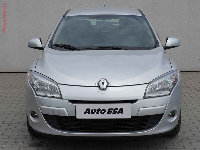 Renault Mégane (2010) 1.6i, 1.maj,ČR, AC, tempo - fotka 2 z 19