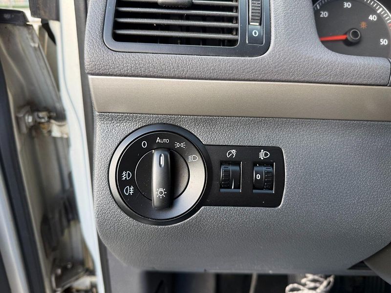 Volkswagen Touran (2009) 1.9TDI 77kW *Tažné*ALU*Servis* - fotka 11 z 21
