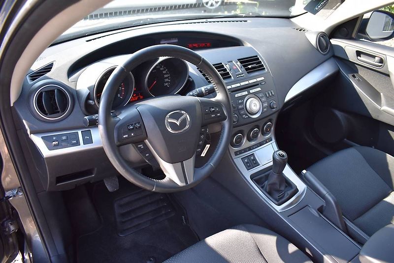 Mazda 3 1,6 16V SPORT,1.M,TOP VÝBAVA - fotka 8 z 18