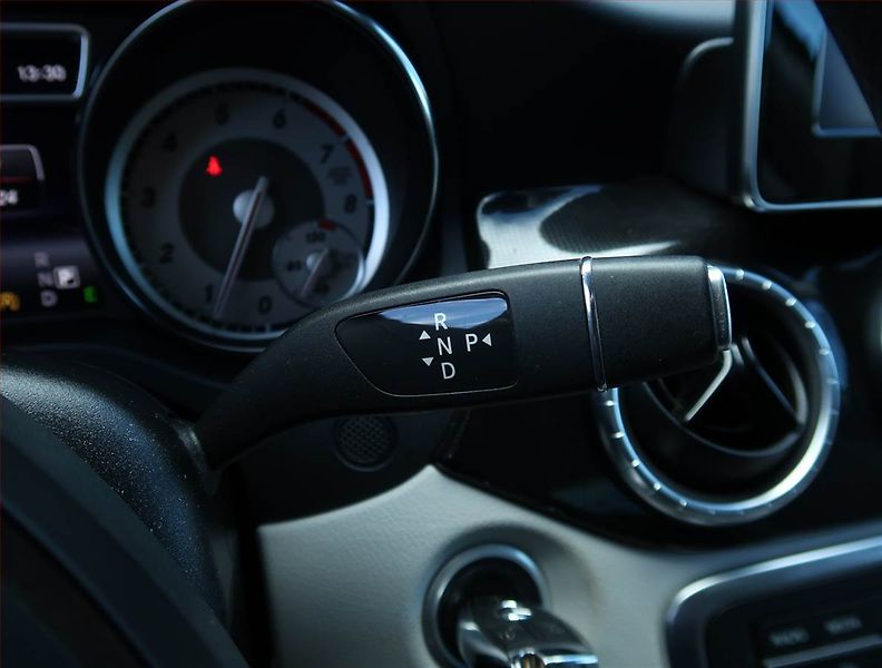 Mercedes-Benz CLA (2015) 180, Automat, Serv.kniha, Kůže - fotka 13 z 22