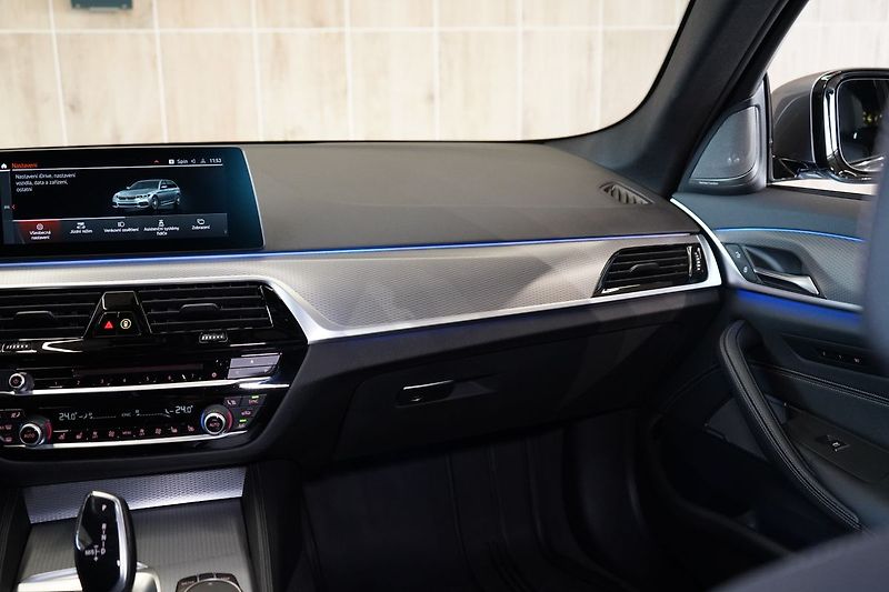 BMW Řada 5 540d xDrive, Tažné, Ventilace - fotka 49 z 49