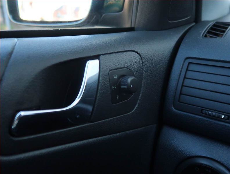 Škoda Octavia (2001) 1.9 TDI, nová STK, Tažné - fotka 16 z 16