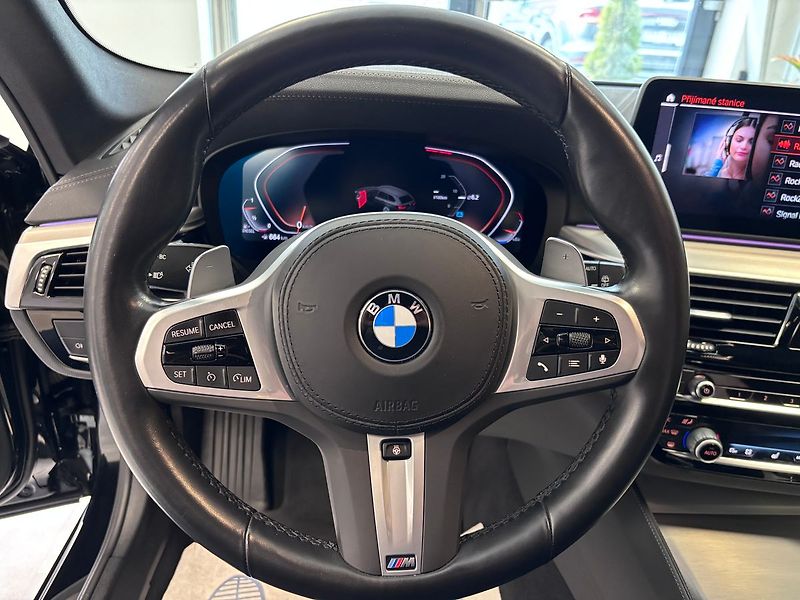 BMW Řada 5 XDRIVE TOURING - fotka 15 z 30