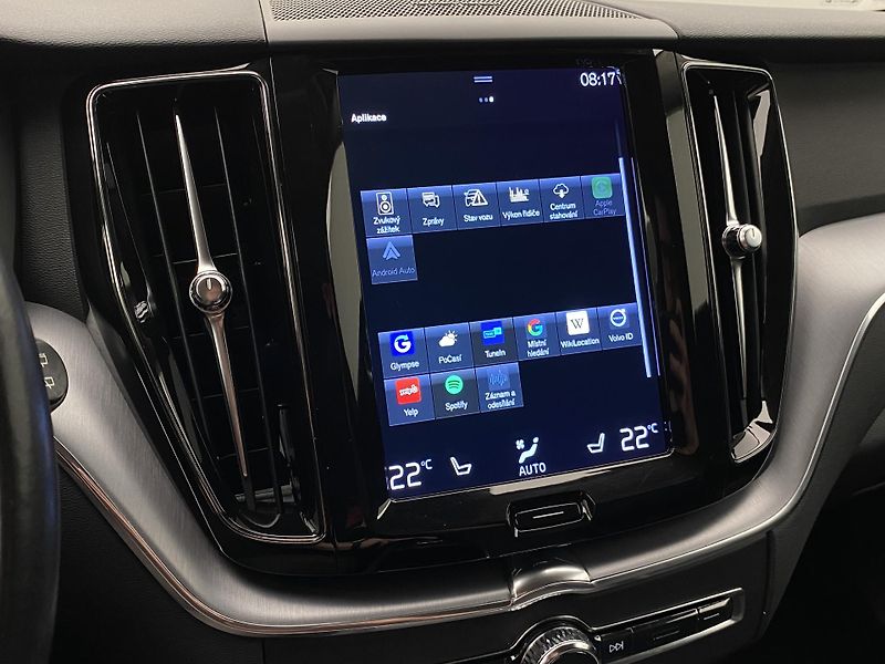 Volvo XC60 B4 AWD MOMENTUM REZERVACE - fotka 42 z 47