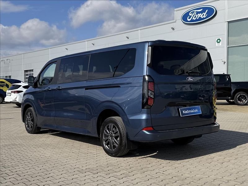 Ford Tourneo Custom 2,0 EcoBlue 125 kW Titanium L2 - fotka 3 z 32