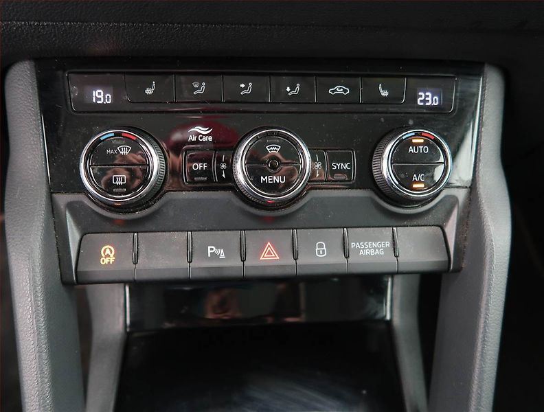 Škoda Kamiq (2019) 1.0 TSI, Serv.kniha, Tempomat - fotka 16 z 21