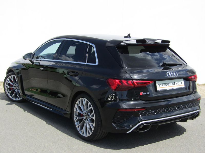 Audi RS 3 (2024) 2,5 TFSI Quattro 294KW - fotka 13 z 30