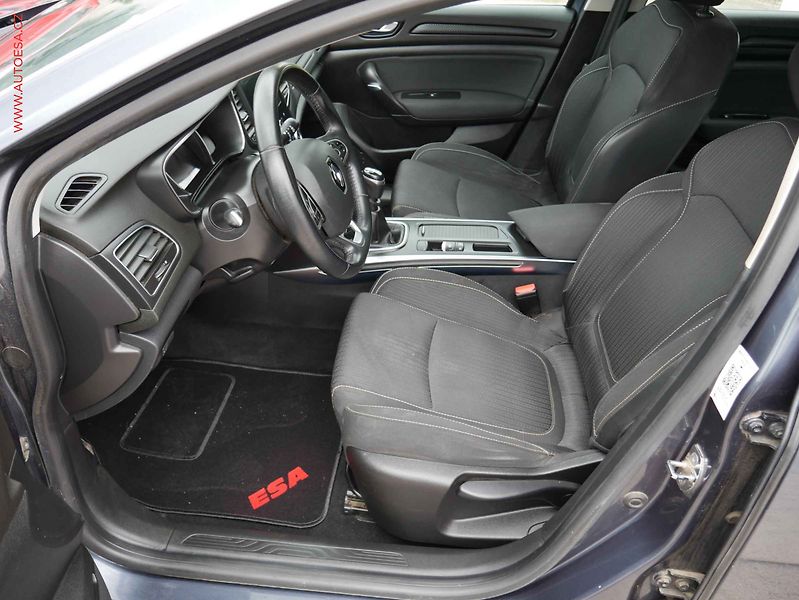 Renault Mégane (2019) 1.5 dCi, Navi - fotka 9 z 21