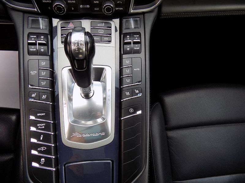 Porsche Panamera (2013) 4S/Facelift/4x4/NAVI/ - fotka 32 z 43