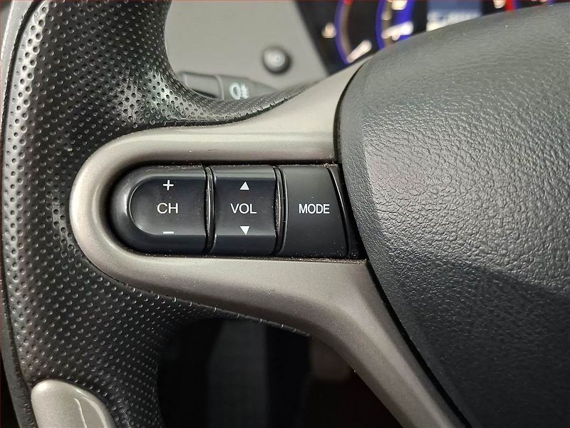 Honda Civic (2008) 1.4 i-DSI, po STK - fotka 21 z 22