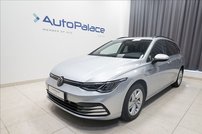 Volkswagen Golf 1,5 TSI KEYLESS KAMERA VÝHŘEV - fotografie inzerátu