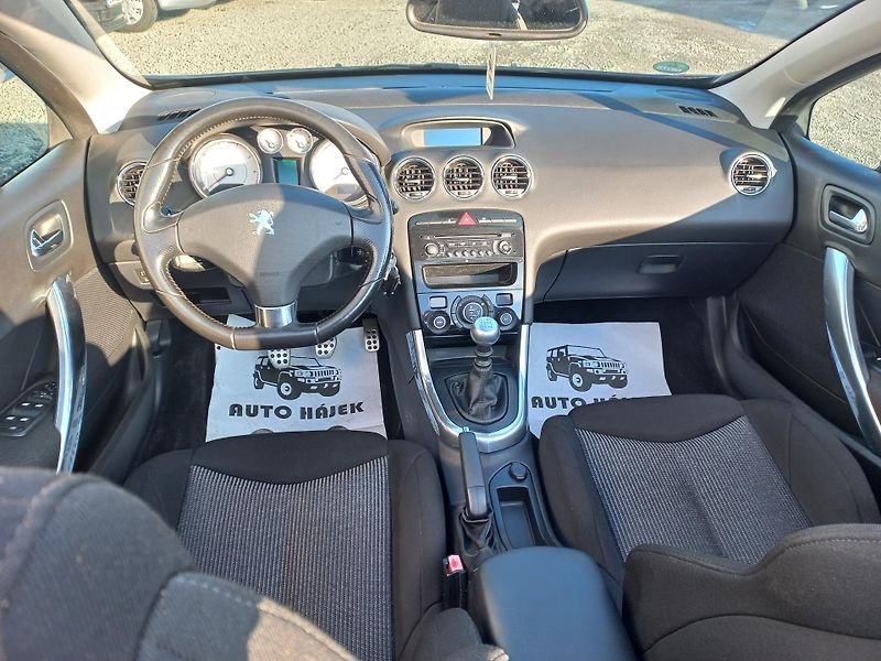 Peugeot 308 (2010) CC 1.6i 115kW  - fotka 10 z 18
