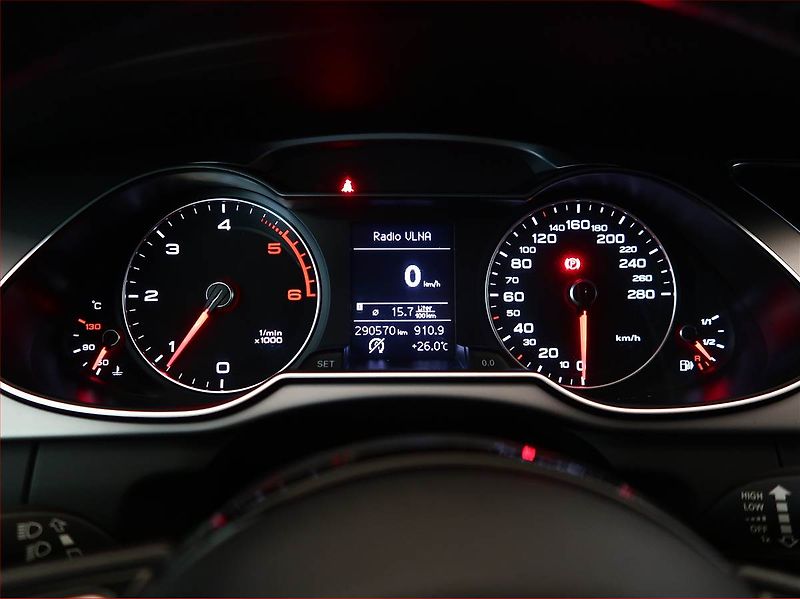Audi A4 (2012) Ambition 2.0 TDI, Serv.kniha - fotka 11 z 16