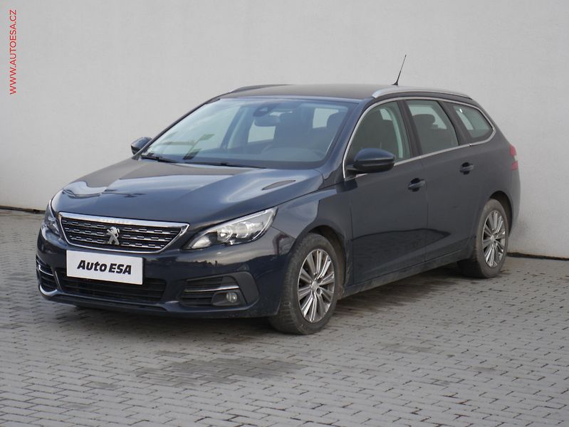 Peugeot 308 (2018) 2.0 HDi, ČR, Allure, AT - fotka 3 z 16