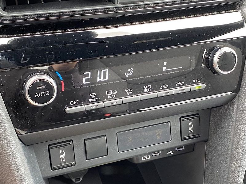 Toyota Yaris Cross 1.5HEV, ČR-1m, Style, DPH - fotka 16 z 22