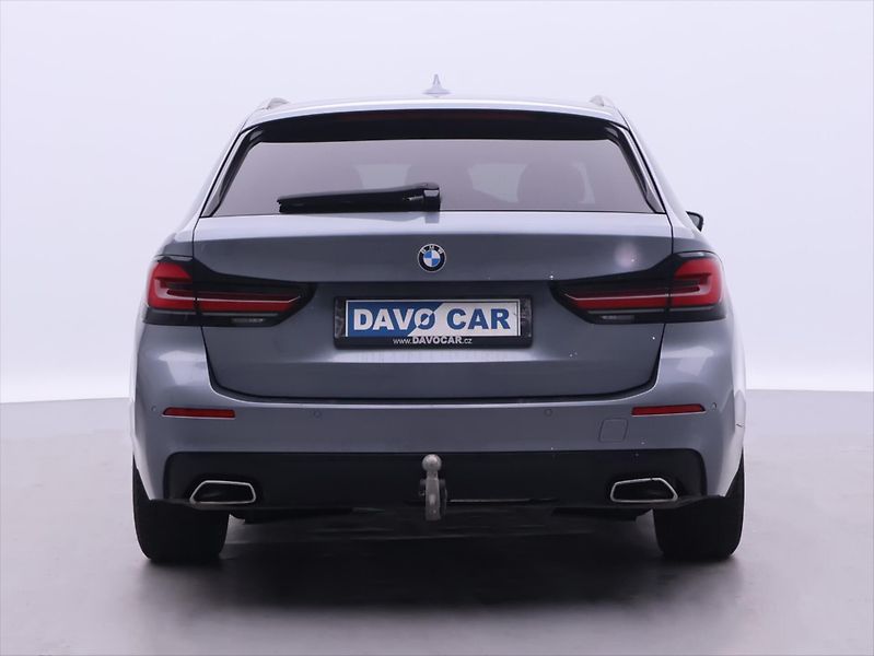 BMW Řada 5 3,0 530d 183kW xDrive Touring - fotka 6 z 35