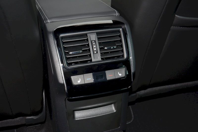 Škoda Superb (2024) Combi SportLine 2,0 TDI 147 kW - fotka 20 z 25