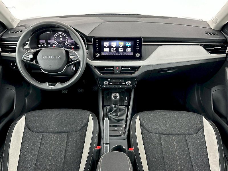 Škoda Scala (2025) 1.0TSI 85kW Top Selection - fotka 5 z 31