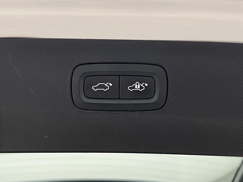 Volvo XC90 B5 AWD BRIGHT PLUS AUT 7 MÍST  - fotka 48 z 50