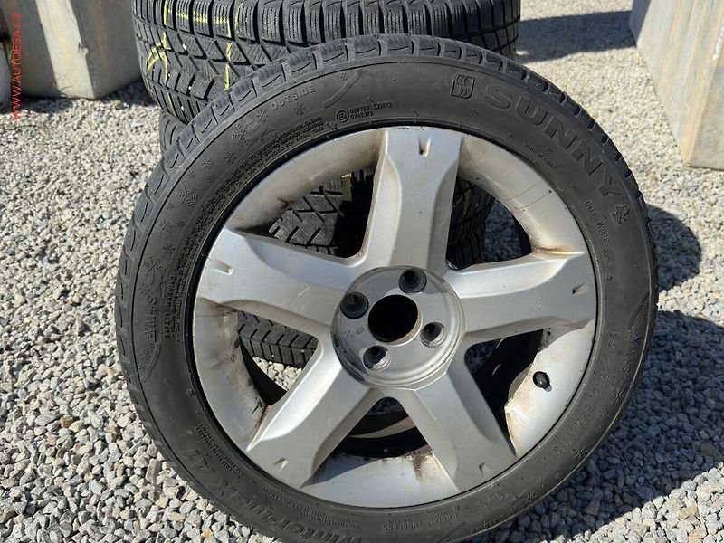 Dacia Sandero (2011) 1.6i, ČR, AC - fotka 14 z 14