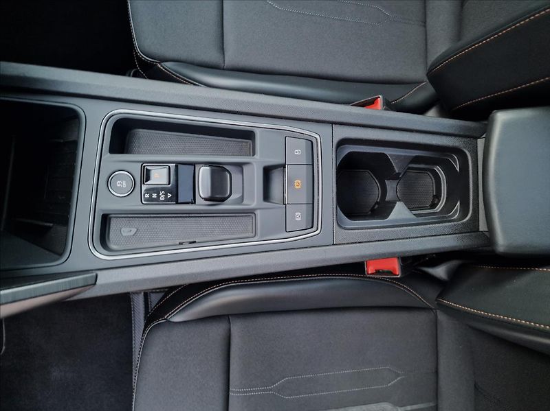 Cupra Leon 1.4TSI e-HYBRID 180kW DSG ST - fotka 36 z 50