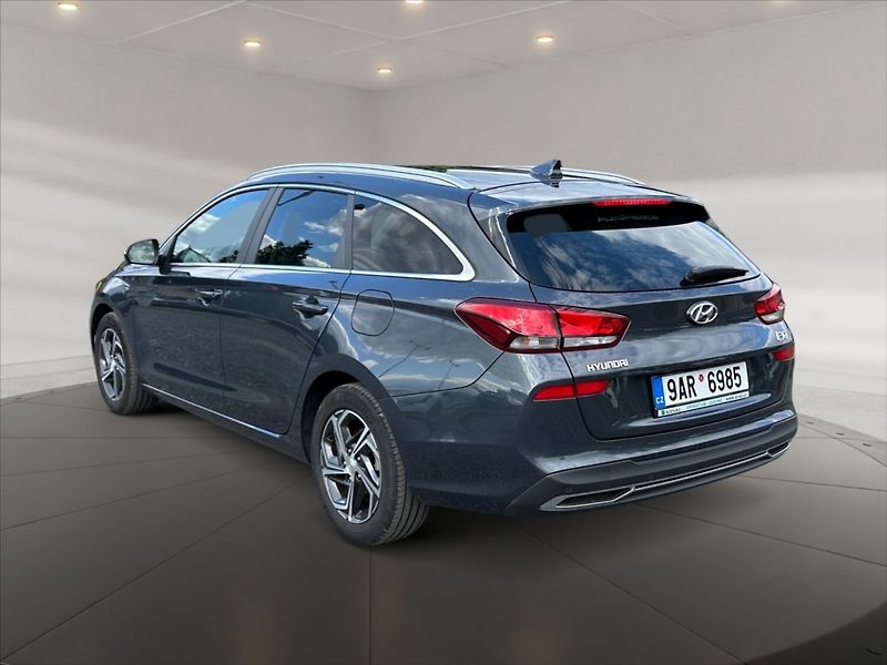Hyundai i30 1,0 TGDI FamilySmart AT - fotka 4 z 11