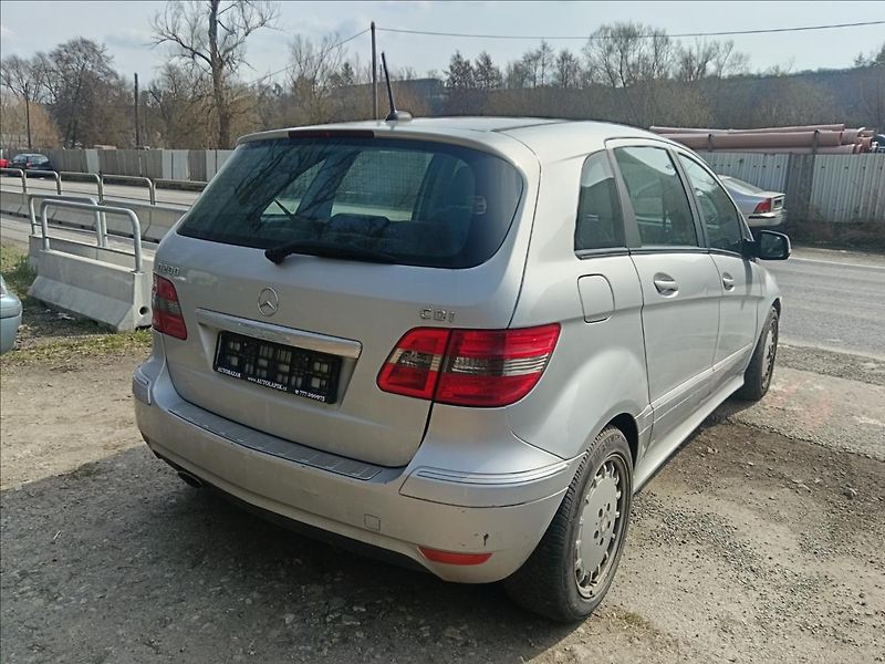 Mercedes-Benz Třídy B 2,0 CDi Automat - fotka 11 z 22