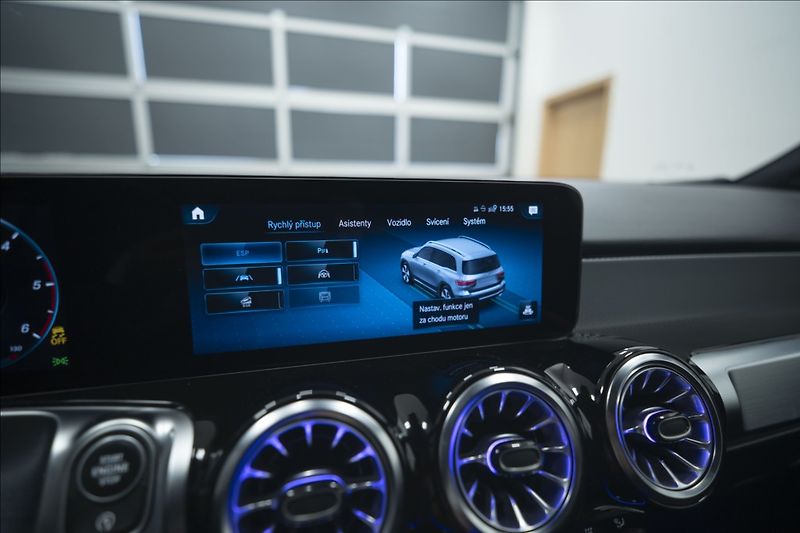 Mercedes-Benz GLB 2,0 200d 4MATIC NAVI KAMERA ČR - fotka 41 z 47